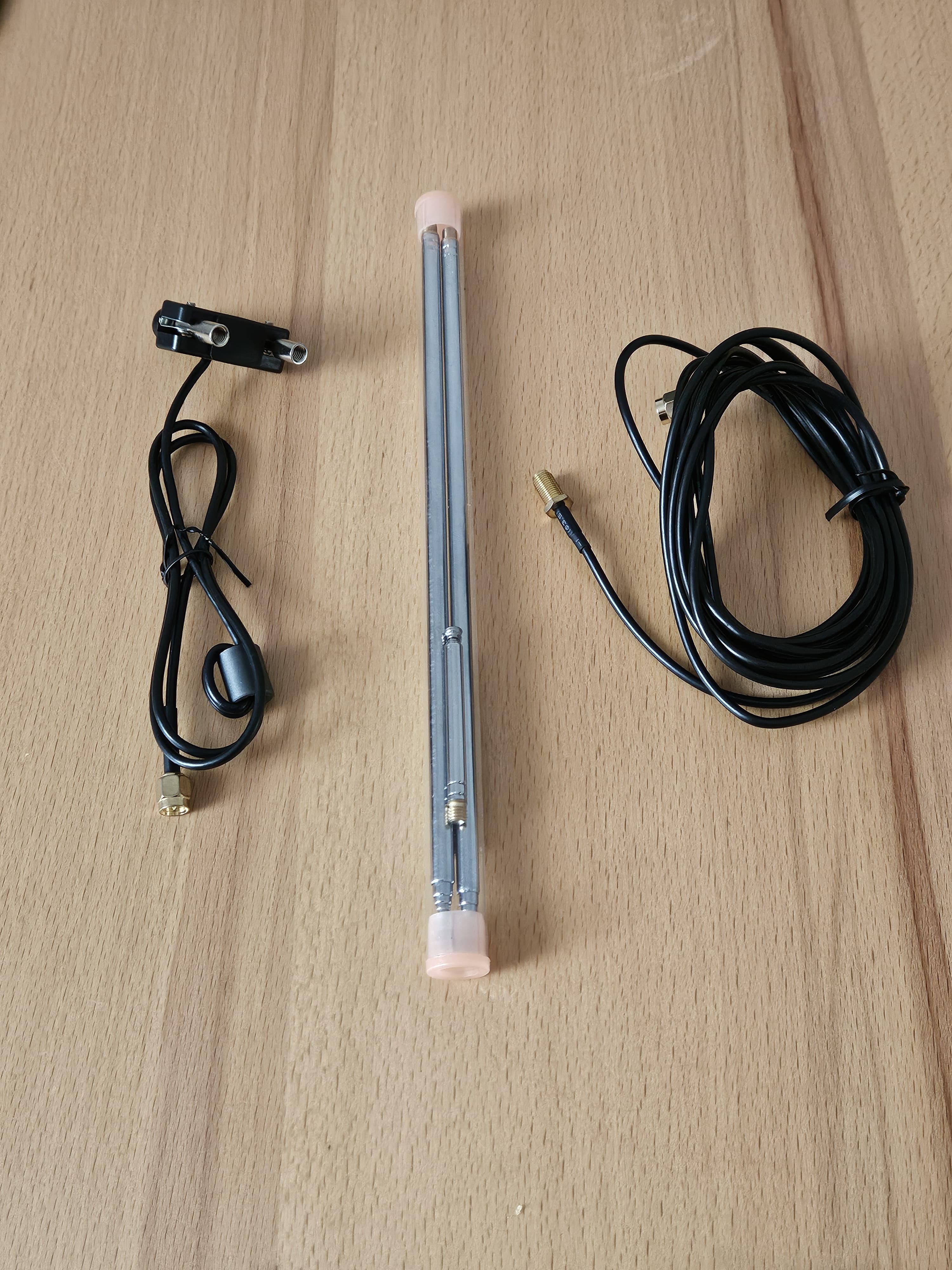 RTL-SDR Blog V4 with Multipurpose Dipole Antenna